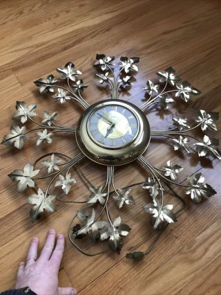 Vintage United Model No.  20 Mid Century Gold Ivy Leaves Starburst Wall Clock Mcm