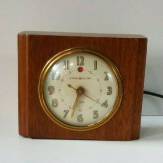 Vintage Alarm Clock General Electric Ge Alarm Clock 7ha162 Art Deco Wood Clock