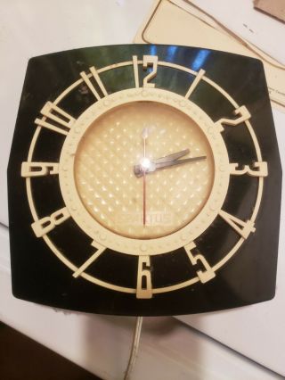 Vintage Spartus Kitchen Clock.  Black And White.  Electric.  Nicely.  Cute