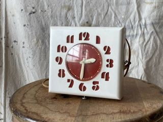 Vintage Telechron Kitchen Wall Clock Red White Model 2h27 Retro