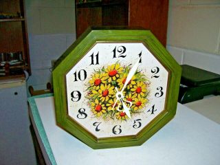 Mid Century Modern Spartus Electric Hanging Kitchen Wall Clock Floral Model 44