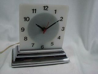 Vtg Art - Deco Viking Glo - Dial Electric Clock - Keeps Accurate Ttime - Very -