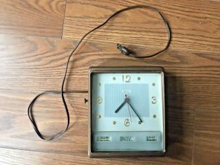 Vintage The Lux Clock Manufacturing Co Calendar Clock 5120 Mcm Retro Mid Century