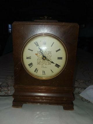 Vintage General Electric.  Co Clock Model 6820