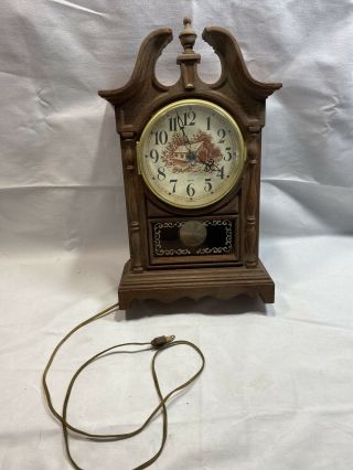 Vintage Spartus Pendulum Electric Wall Clock I3