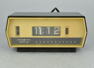 Vintage General Electric Ge Flip Alarm Clock Model 8139 - 3 Great