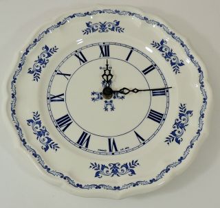 Bulova Gien France 10 " Blue & White Porcelain Plate Battery Clock