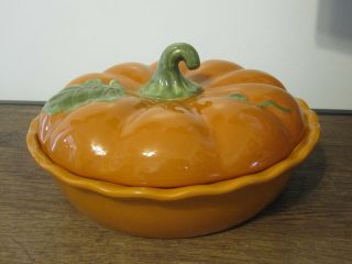 Better Homes And Gardens 2009 Limited Edition Covered Pumpkin Pie Baker Plate