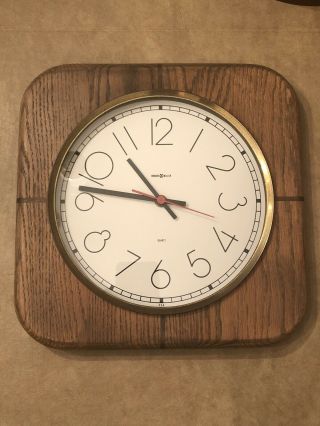 Vintage Mid Century Modern Howard Miller Quartz Wood Wall Clock Model 622 - 845