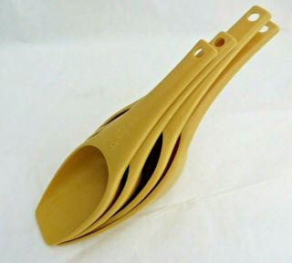 Vintage Foley Measuring Scoops Spoons Set Harvest Gold 1/4 1/3 1/2 & 1 Cup 5245