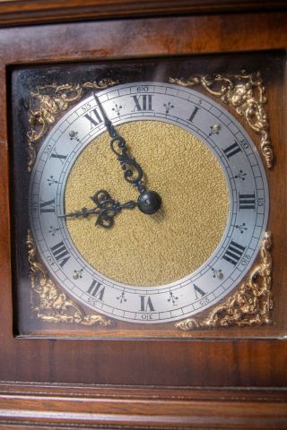 20TH CENTURY GERMAN MADE WOOD CASE MECHANICAL MANTLE CLOCK - CHIMING ON A BELL 2