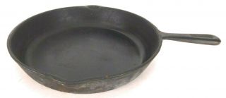 Vintage Unmarked Cast Iron 10 1/2 " Skillet Fry Pan Sits Flat