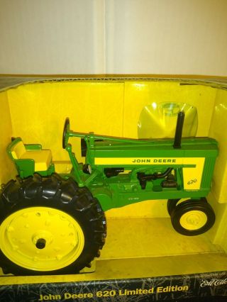 Ertl John Deere 620 Toy Tractor 1/16
