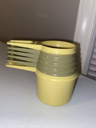 Vintage Complete Set Of 6 Tupperware Measuring Cups Yellow And Avocado Green