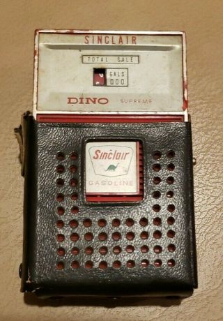 Dino Sinclair Gasoline Oil Advertising Gas Pump Mode Six Transistor Radio