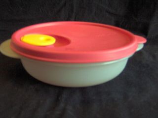 Tupperware Crystalwave Round 1.  75 Cup Vented Microwave Bowl 2646 Hot Lunch White