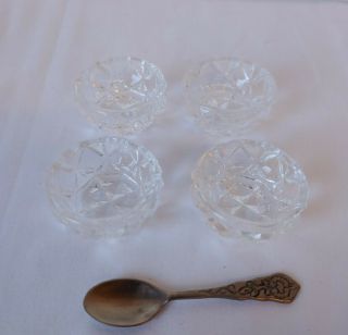 4 Vintage Crystal Glass Salt Bowls With 1 Silver Spoon