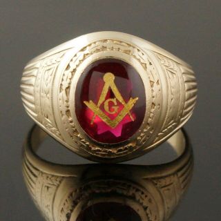 Vintage Masonic Solid 10k Yellow Gold & Red Stone Man 