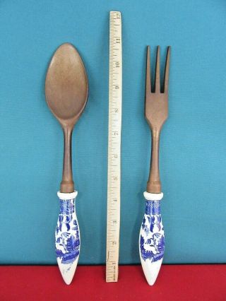 425.  Vintage Blue Willow Salad Fork And Spoon Serving Utensils