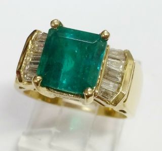 Vintage 3.  50ct Natural Emerald Fine White Baguette Diamond 18k Gold Ladies Ring