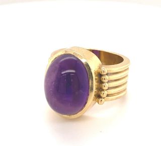 Vintage Large Cabochon Amethyst 18k Yellow Gold Ring