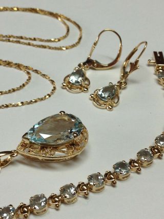 Vintage 14k Gold Lite Sky Blue Aquamarine Jewelry Set,  Pendant Earrings Bracelet