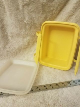 VINTAGE TUPPERWARE PAK N CARRY LUNCH BOX 1254 YELLOW 2