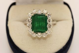 Vintage 18k Gold Natural Diamond And Emerald Decorated Strong Pretty Ring