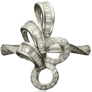 Pre - Owned 18ct White Gold Bow Ribbon Diamond Cluster Ring
