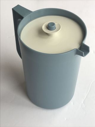 Vintage Tupperware 2 Quart Beverage Pitcher Push Button Top Blue - White Lid