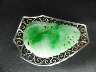 ANTIQUE CHINESE CARVED APPLE JADE JADEITE PLAQUE SILVER CLIP BROOCH GOOD COLOUR 2