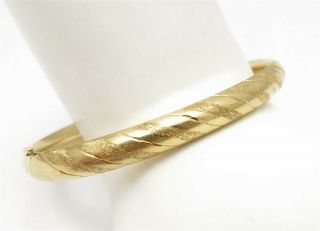 Vintage 14k Yellow Gold Diagonal Etched Oval Hinged Bangle Bracelet