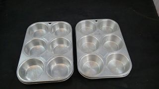 2 Vintage Aluminum Mirro Muffin Cupcake Tins Made In Usa 12 Cavities 5372m