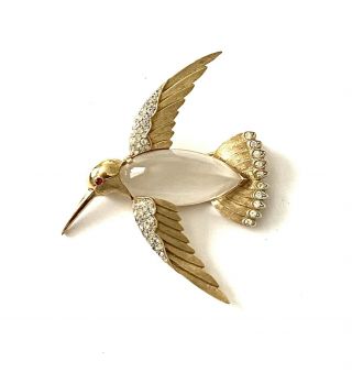 Vintage Gorgeous Rhinestone Jelly Belly Lucite Trifari Swallow Bird Brooch Pin