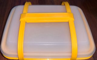 Tupperware 1254 Yellow Pack N Carry Lunch Box Carrier With Lid & Handle