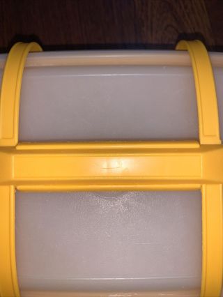 Tupperware 1254 Yellow Pack N Carry Lunch Box Carrier with Lid & Handle 3