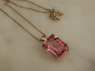 A Stunning 9 Ct Gold Large 10.  00 Carat Emerald Cut Pink Topaz Pendant & Chain