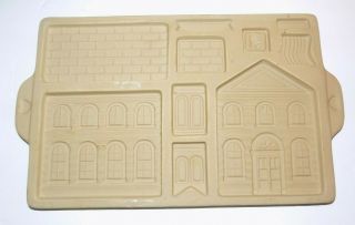 1997 Pampered Chef Stoneware Family Heritage Hometown Gingerbread School Mold