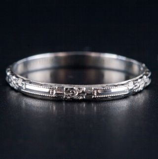 Vintage 1940s 18k White Gold Hand Engraved Floral Style Wedding Band / Ring.  94g