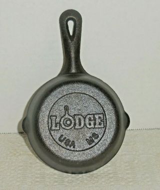 Lodge 3 - 1/2 " Cast Iron Mini Skillet Pan
