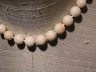 1950s White & Pink Coral Bead Necklace w 14K Gold Filigree & Carved Rose Clasp 2