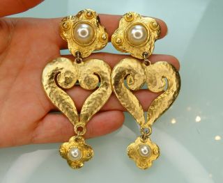 Ben - Amun 80s Runway Couture Etruscan Gilt Pearl Heart 3.  6 " Large Dangle Earrings