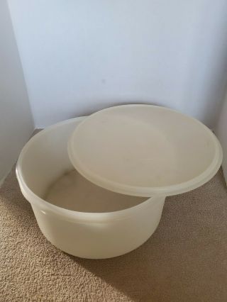 Vintage Tupperware Sheer Carry All Container 32 Cups 256 224 Round Cake