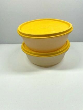 Vintage Tupperware Set Of 2 1842 Sm Bowls With Yellow Lids 227