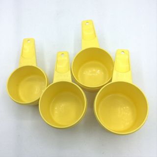 Set Of 4 Vintage Tupperware Measuring Cups Yellow Sizes 1,  3/4,  2/3,  1/2