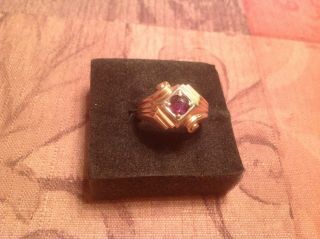 Vintage 10kt.  Yellow Gold Red Stone Men 