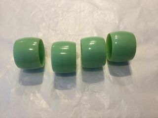 Vintage Set Of 4 Light Green Plastic Or Bakelite Napkin Rings