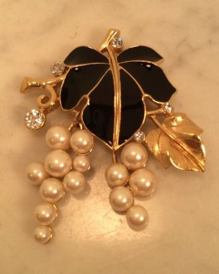 Vintage Trifari Kunio Matsumoto Black Enamel Gold Faux Pearl Grapes Pin Brooch