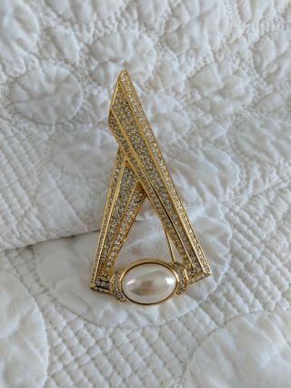 Vintage Christian Dior Large Faux Pearl Rhinestone Gold Tone Brooch Pin