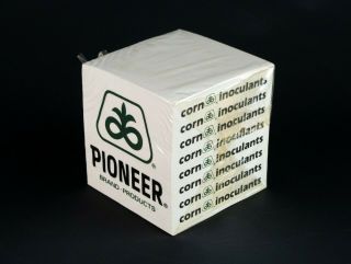 Pioneer Seed Paper Block,  Vintage Ag Advertising Promotional Notepad Cube